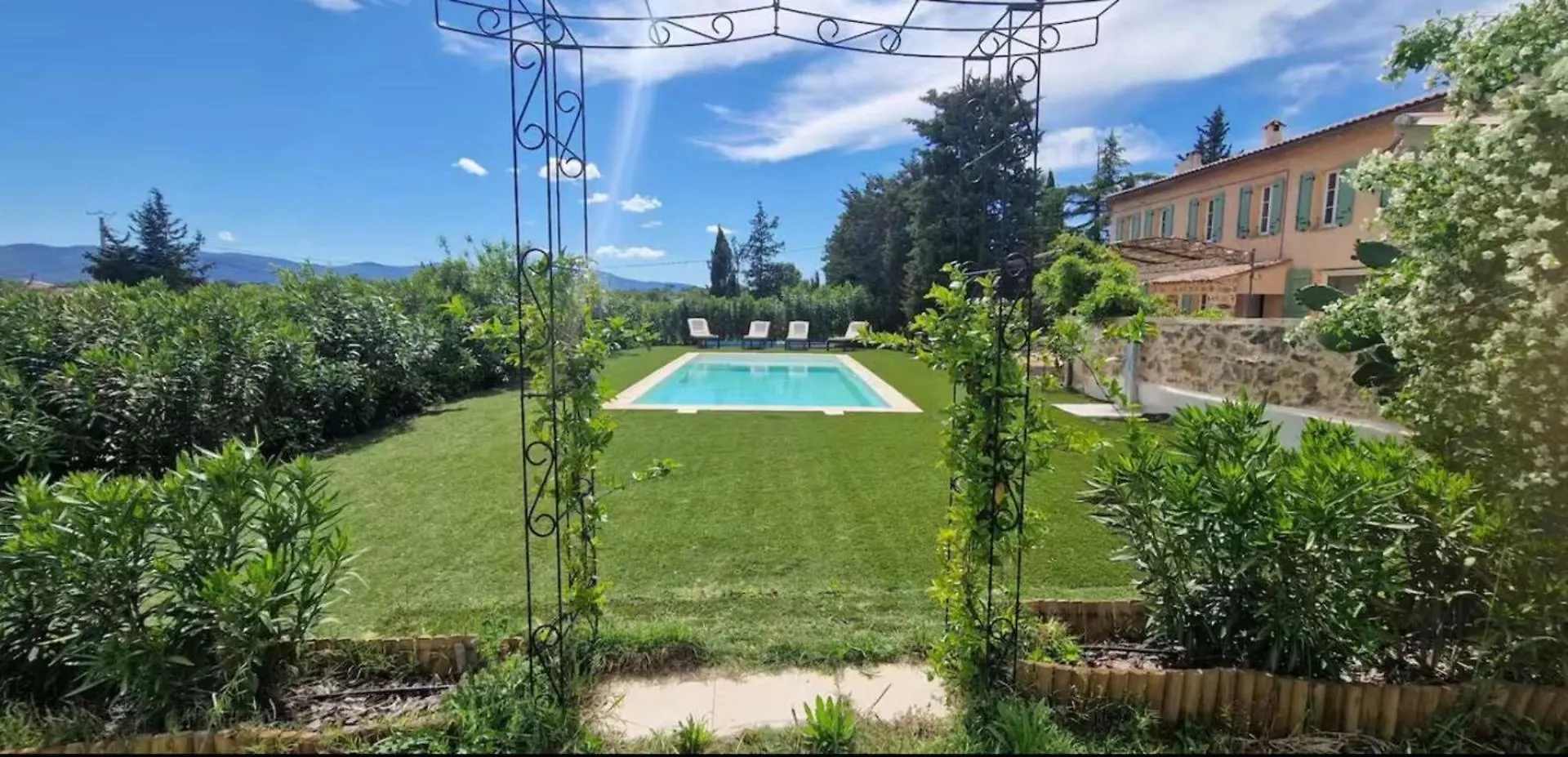فيلا F4 House With Wifi And Private Pool In فيداوبان 0*,